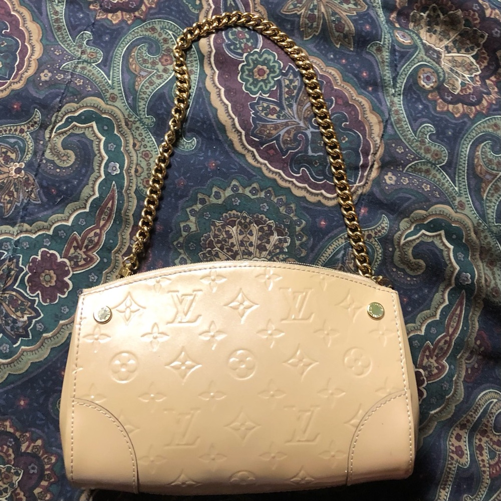 Louis Vuitton Authentic Santa Monica Dune Vernis Leather Clutch Chain Bag